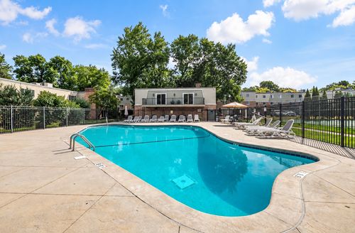 305-7316 W 22nd St, Saint Louis Park, MN, 55426-2735 | Card Image