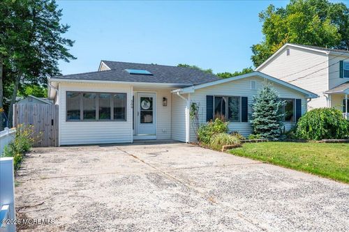 509 Nautilus Blvd, Forked River, NJ, 08731-1914 | Card Image