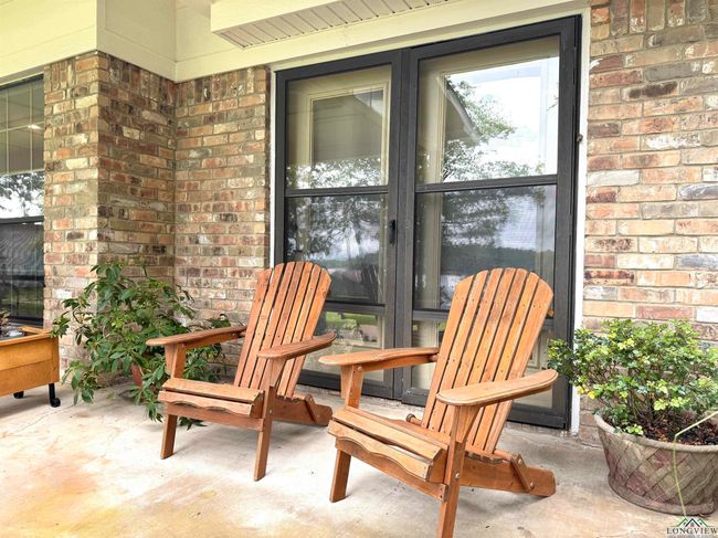 2012 W Lake Dr, House other with 3 bedrooms, 2 bathrooms and null parking in Gladewater TX | Image 12