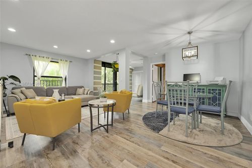 1760-2676 Carambola Cir N, Coconut Creek, FL, 33066-2419 | Card Image