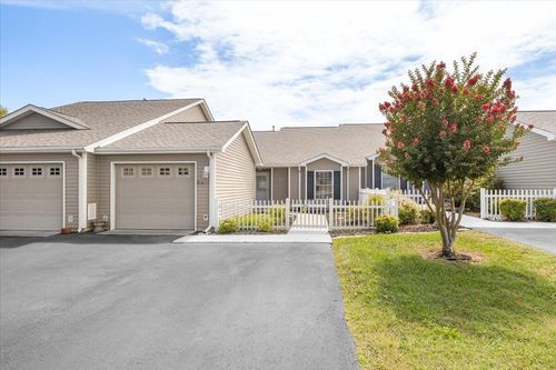 8413 Pine Hill Ln, Roanoke, VA, 24019-5880 | Card Image