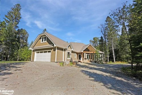 1031 Stothart Creek Rd, Algonquin Highlands, ON, K0M1S0 | Card Image