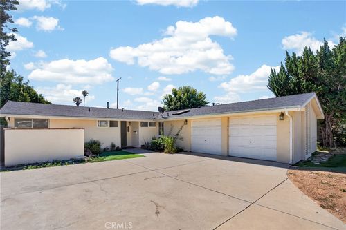 7426 Irondale, Winnetka, CA, 91306 | Card Image