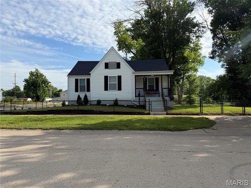 206 E Clement St, De Soto, MO, 63020-2126 | Card Image