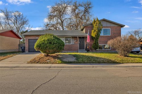 5545 Elkhart St, Denver, CO, 80239-3859 | Card Image