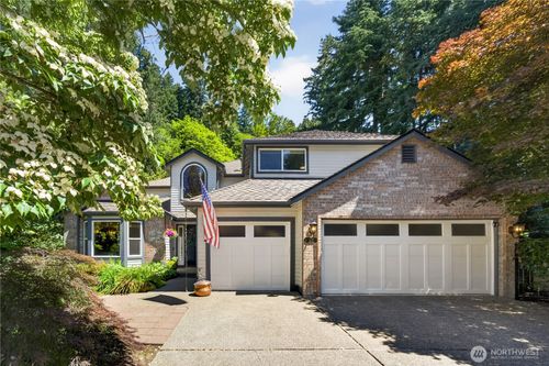 15201 162nd Ave Se, Renton, WA, 98058-8100 | Card Image