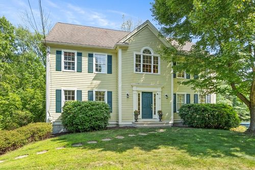 94 Brigham St, Hudson, MA, 01749-2601 | Card Image