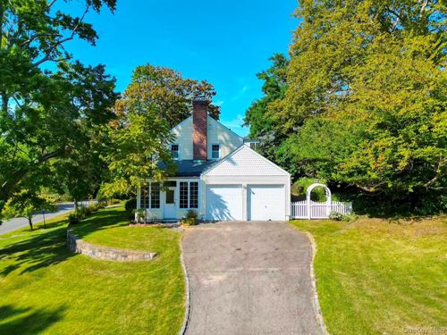 17 Pinewood Rd, Manhasset, NY, 11030-1511 | Card Image