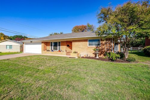 5805 Circular Dr, North Richland Hills, TX, 76117-2808 | Card Image