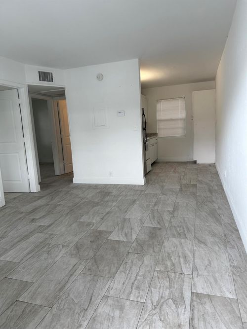 apt-8-608 5th St, West Palm Beach, FL, 33401-4131 | Card Image