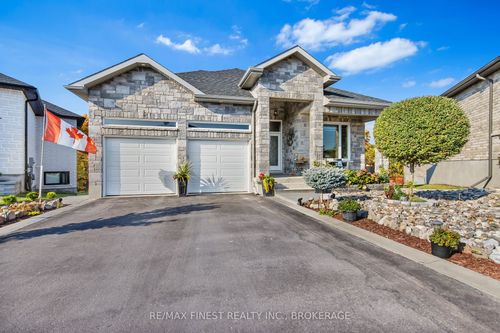 206 Pauline Tom Ave, Kingston, ON, K7K0G1 | Card Image