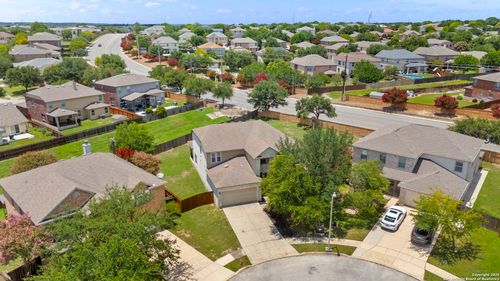 213 Springtree Pkwy, Cibolo, TX, 78108-3313 | Card Image