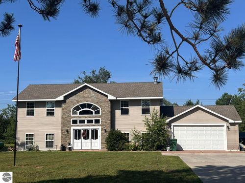 8444 Pineview Dr, Mancelona, MI, 49659-8922 | Card Image
