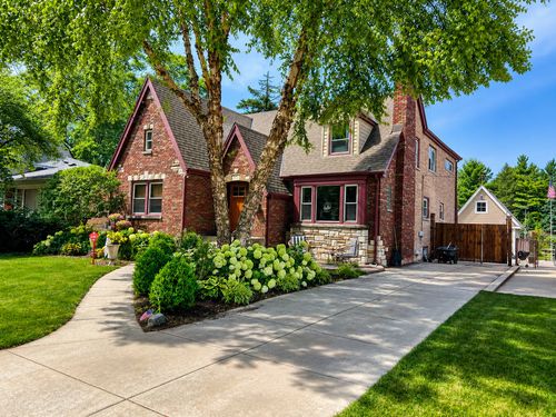 3218 W 97th St, Evergreen Park, IL, 60805-3033 | Card Image