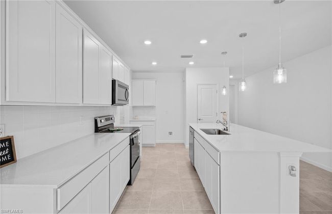 1661 Lake Jessup Cir, Townhouse with 3 bedrooms, 3 bathrooms and 1 parking in CAPE CORAL FL | Image 8