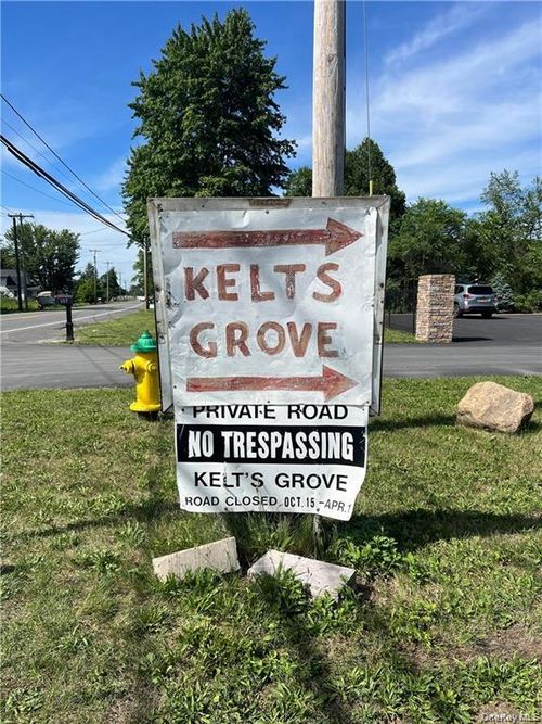 1 Kelts Grove Rd, Waterford, NY, 12188-1943 | Card Image