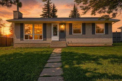 6 Onslow Sq, Red Deer, AB, T4N5C6 | Card Image