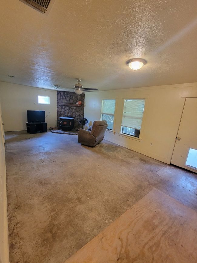 2506 Hillcrest Ave, House other with 3 bedrooms, 2 bathrooms and null parking in Greenville TX | Image 9