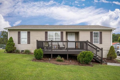 165 Charles Golden Rd, Sparta, TN, 38583-5933 | Card Image