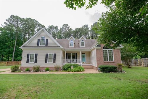 100 Stephanie Ln, Yorktown, VA, 23692-3370 | Card Image