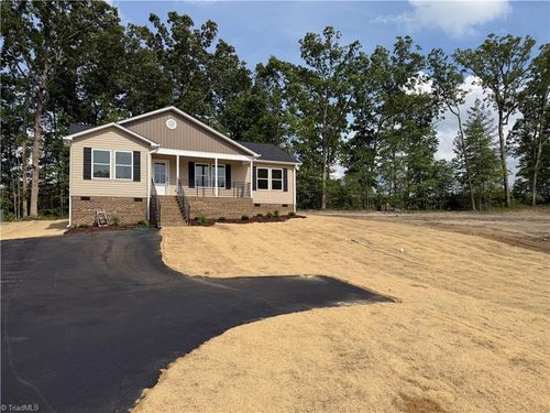 113 Hillside Dr, Thomasville, NC, 27360-3324 | Card Image