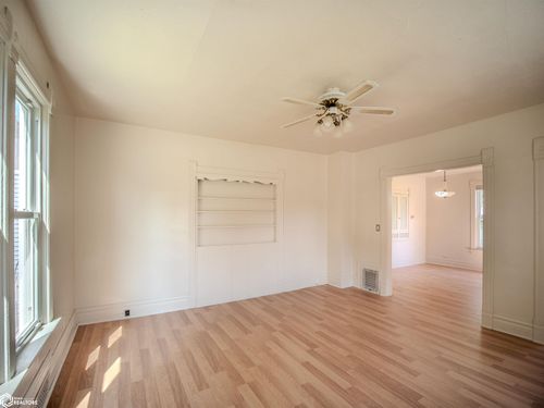 546 S 4th St, Forest City, IA, 50436-2022 | Card Image