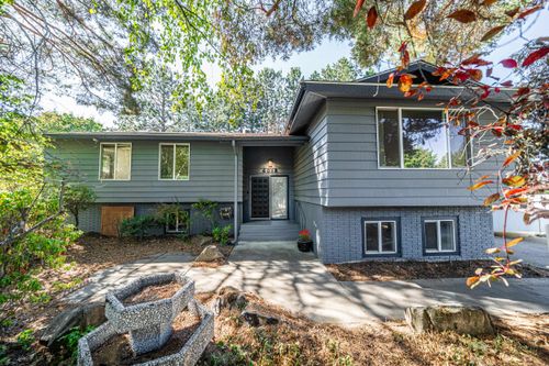 6018 S Stone St, Spokane, WA, 99223-6856 | Card Image