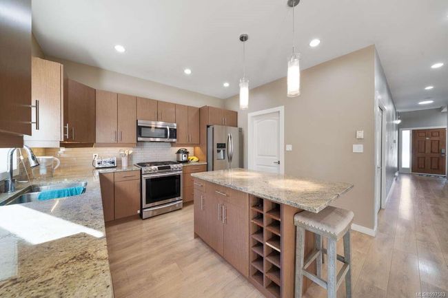 609 Amble Pl, House other with 4 bedrooms, 4 bathrooms and 3 parking in Langford BC | Image 11