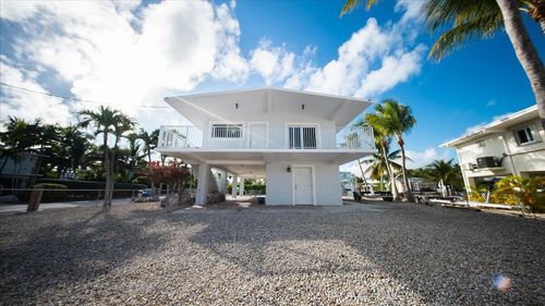 203 Bessie Rd, Tavernier, FL, 33070-2305 | Card Image