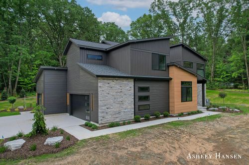 8332 Ramsdell Dr Ne, Rockford, MI, 49341-9047 | Card Image