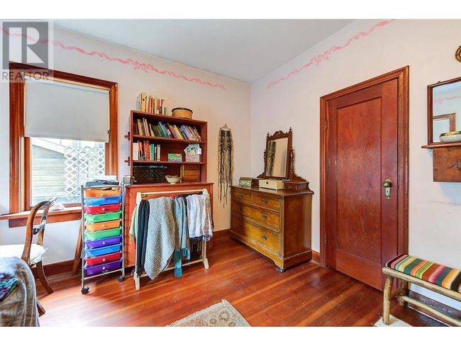 866 Dehart Ave, House other with 3 bedrooms, 1 bathrooms and 2 parking in Kelowna BC | Image 8
