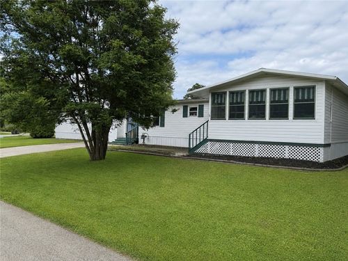 31 Oakview Dr, Beaver Falls, PA, 15010-9727 | Card Image