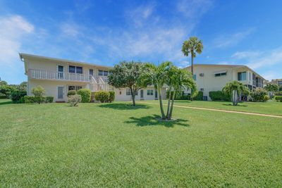 242 Norwich K, Condo with 1 bedrooms, 1 bathrooms and null parking in West Palm Beach FL | Image 2