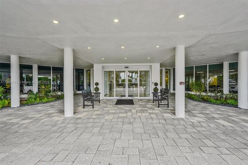623-3546 S Ocean Blvd, Palm Beach, FL, 33480-5720 | Card Image
