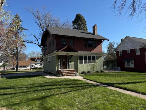 303 1st St Ne, Orange City, IA, 51041-2141 | Card Image