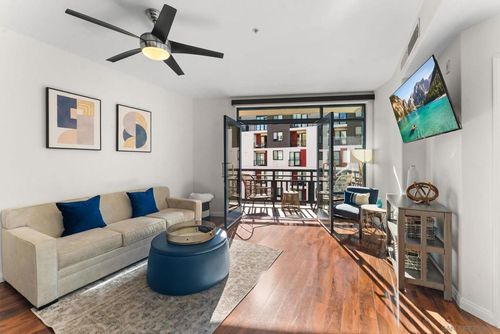 404-330 J St, San Diego, CA, 92101-6980 | Card Image