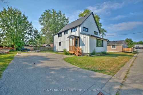 upper-19 Maccabee Ave, Fort Erie, ON, L2A1C7 | Card Image