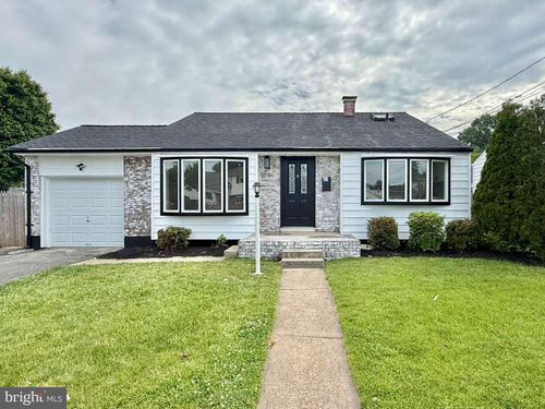 16 Falmouth Rd, Hamilton, NJ, 08620-1516 | Card Image