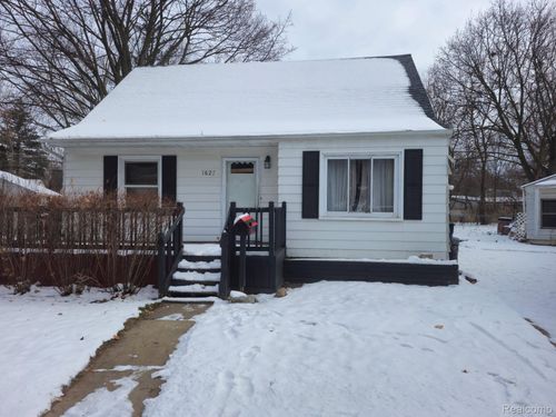 1627 Blackberry Ln, Flint, MI, 48507-2352 | Card Image