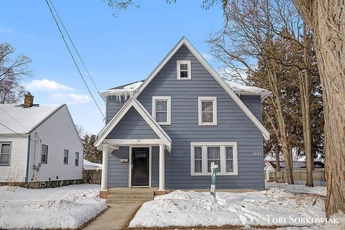 2137 Eastern Ave, Grand Rapids, MI, 49505-4212 | Card Image