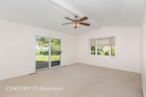 2 Wilshire Dr, Frankenmuth, MI, 48734-1328 | Card Image