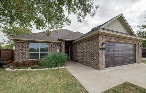 211 E Pine Street, Alvord, TX, 76225 | Card Image