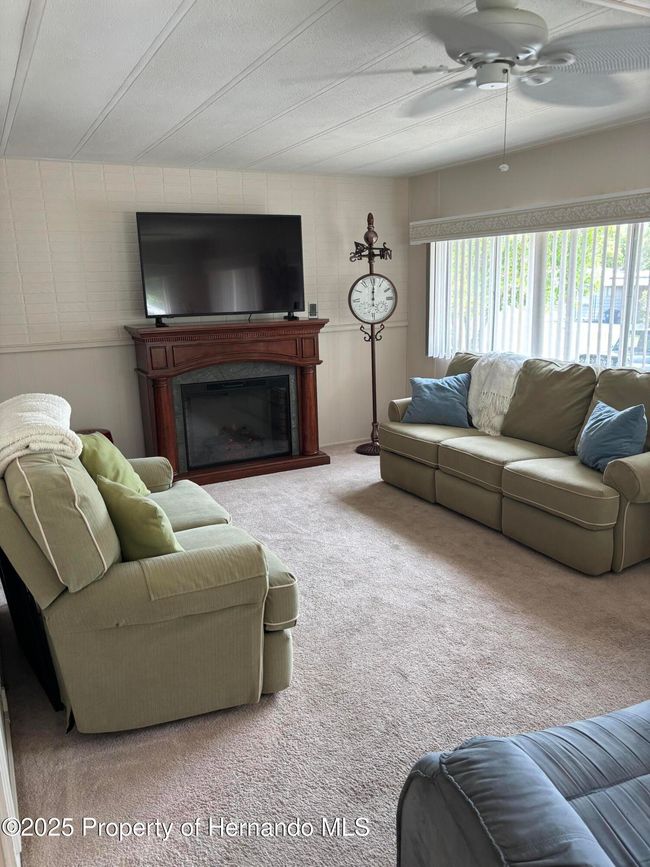 14334 Midfield St, House other with 3 bedrooms, 2 bathrooms and null parking in BROOKSVILLE FL | Image 14