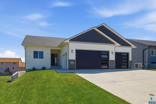 1006 N Archer Dr, Sioux Falls, SD, 57103-6678 | Card Image