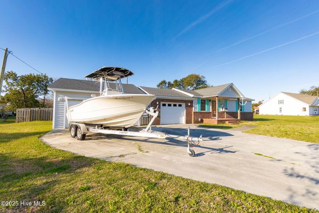 472 Cape Lookout Dr, House other with 2 bedrooms, 2 bathrooms and 3 parking in Harkers Island NC | Image 4