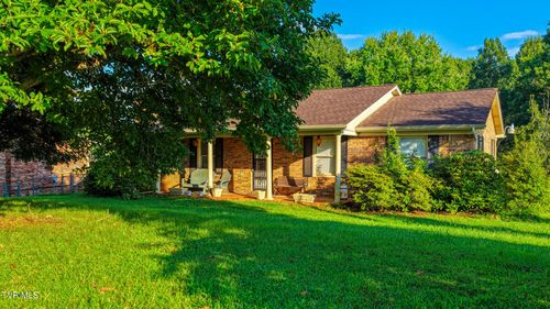 720 Redwood Dr, Mount Carmel, TN, 37645-4002 | Card Image