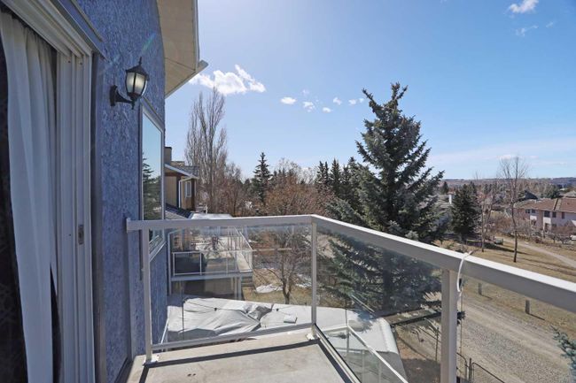 637 Woodbine Boulevard Sw, Home with 4 bedrooms, 3 bathrooms and 5 parking in Calgary AB | Image 20