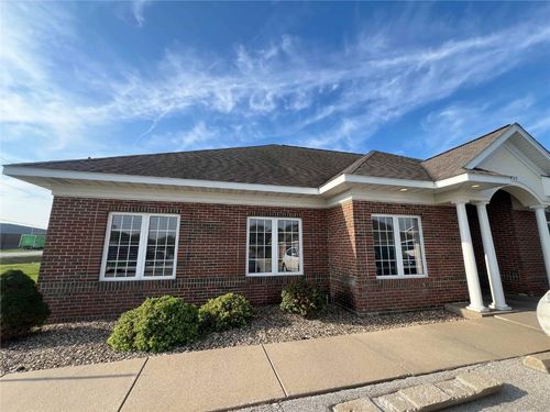 ste-a-2203 Blairsferry Xing, Hiawatha, IA, 52233-7983 | Card Image