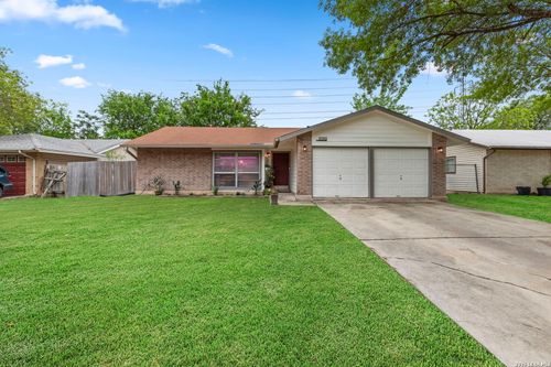 5250 Gordon Cooper Dr, Kirby, TX, 78219-2043 | Card Image