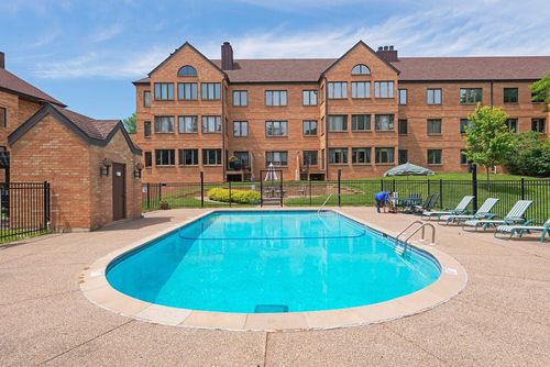 apt-2010-1830 Eagle Ridge Dr, Mendota Heights, MN, 55118-4202 | Card Image